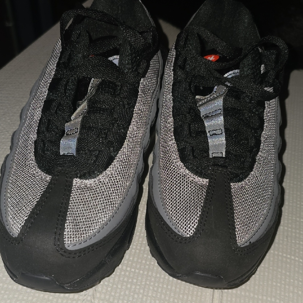Nike Kids Black and Gray Sneakers
